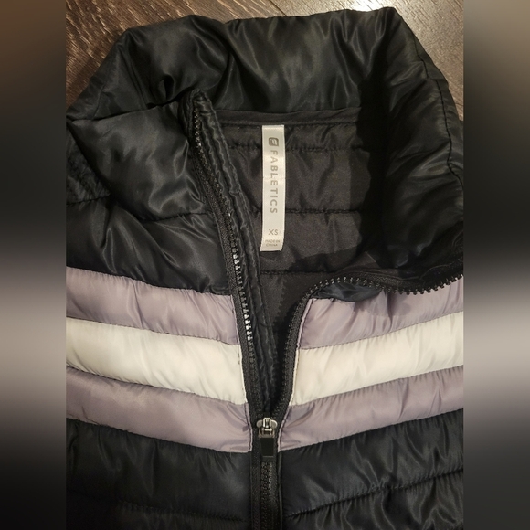 Fabletics Womens Puffer Vest XS - Picture 2 of 4
